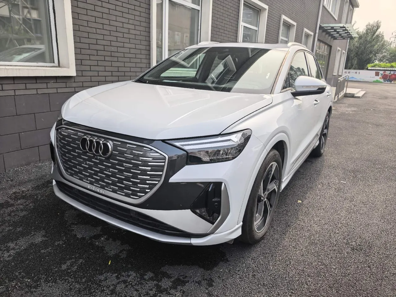 Audi 2024 Q4 e-tron 40 Creation Edition Automatic Gear 7