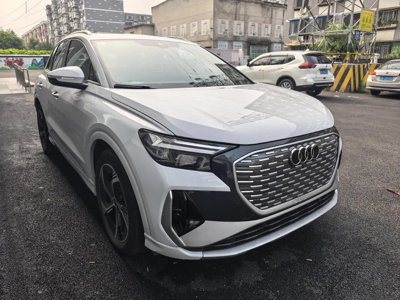 Audi 2024 Q4 e-tron 40 Creation Edition Automatic Gear 8