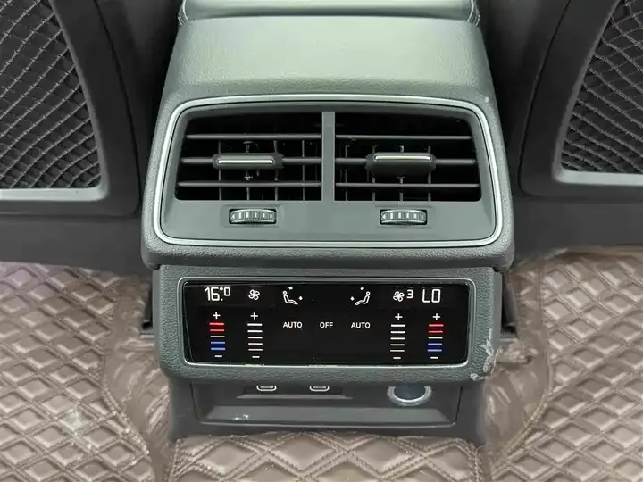 Audi A6L 2024 45 TFSI Selected Dynamic Type 11