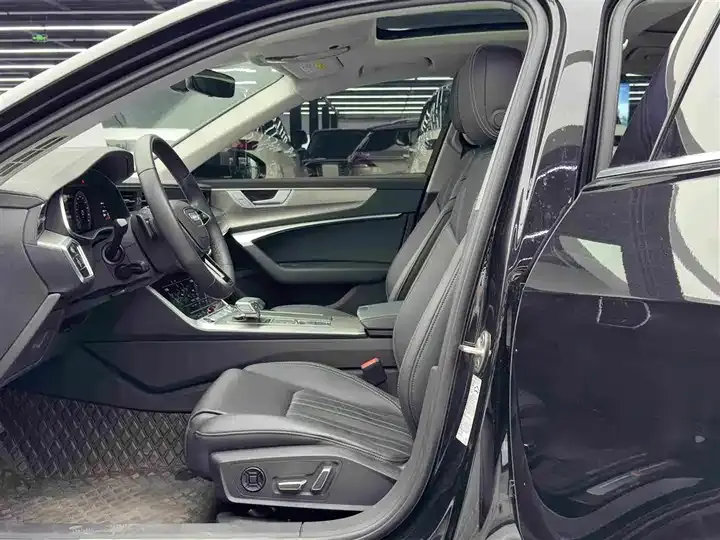 Audi A6L 2024 45 TFSI Selected Dynamic Type 6