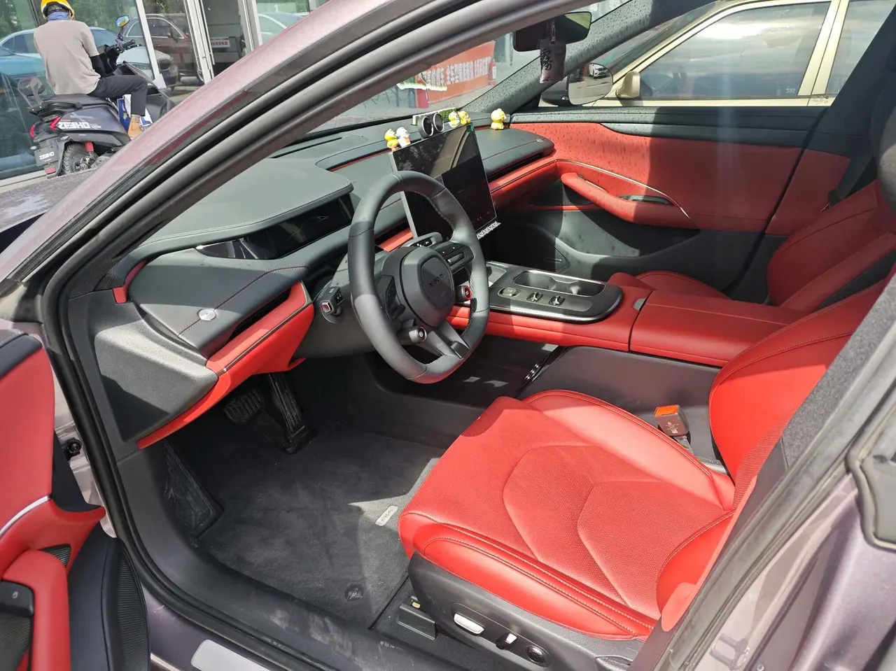 MI 2024 SU 7 700km Rear Drive Long Endurance Smart Driving Edition Automatic Gear 4