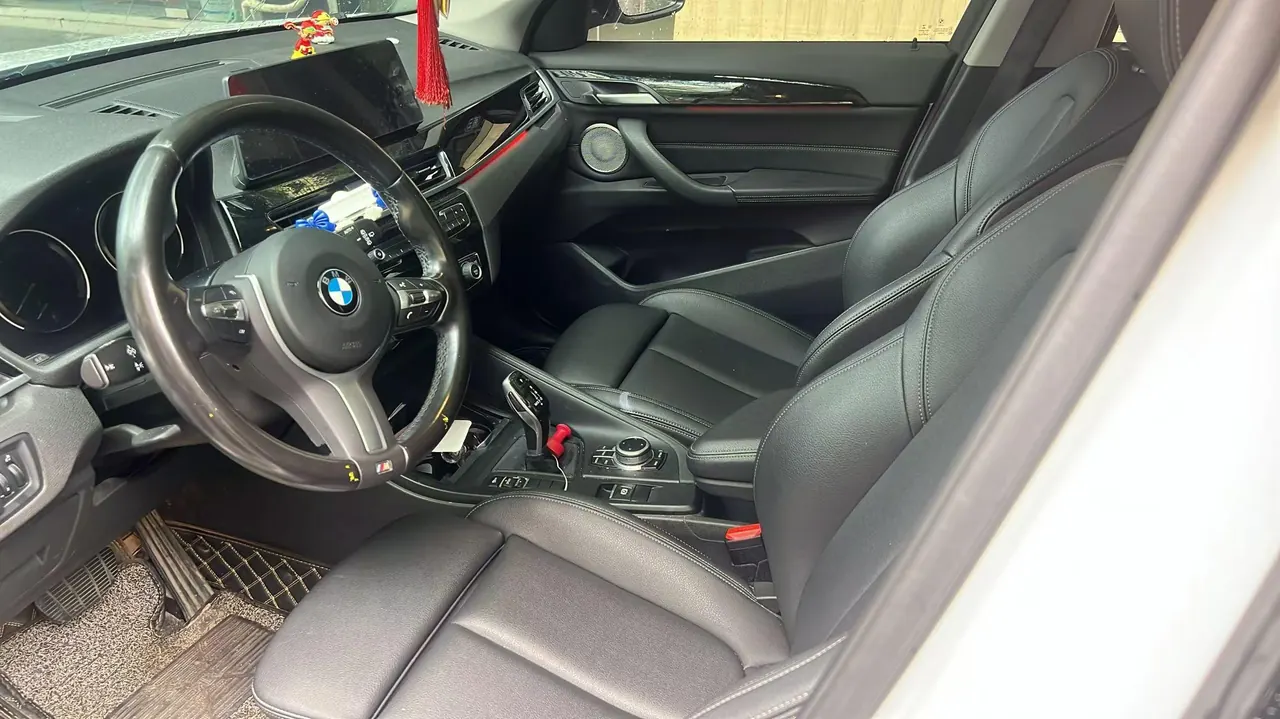 BMW 2021 X1 sDrive25Li 2.0T Leading Automatic Gear 3