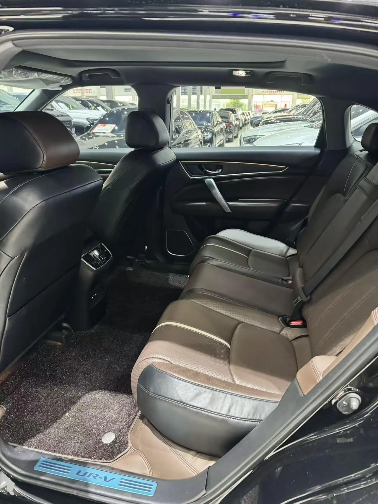 Honda 2024 UR-V 2.0T 370TURBO two-drive elegant version of automatic gear 5