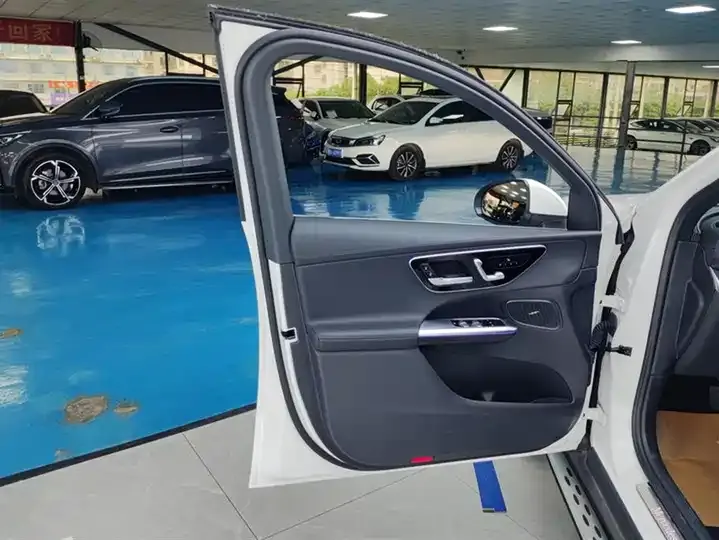 Mercedes Benz GLC 2023 GLC 260 L 4MATIC Luxury 7-seat 7