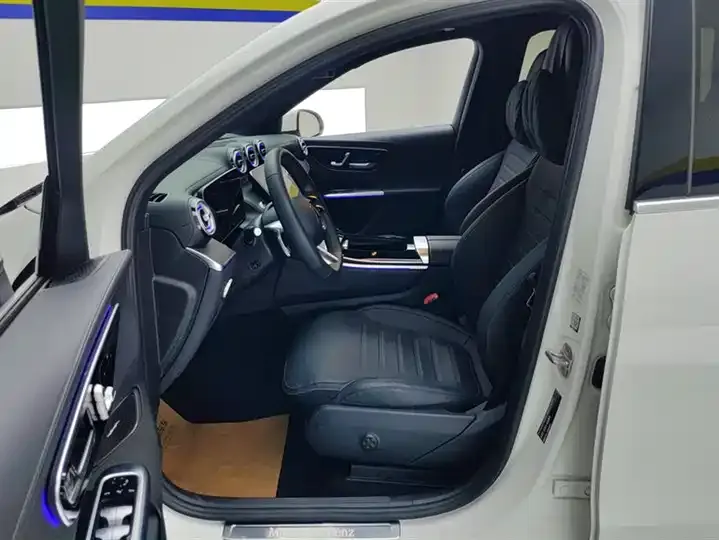 Mercedes Benz GLC 2023 GLC 260 L 4MATIC Luxury 7-seat 9