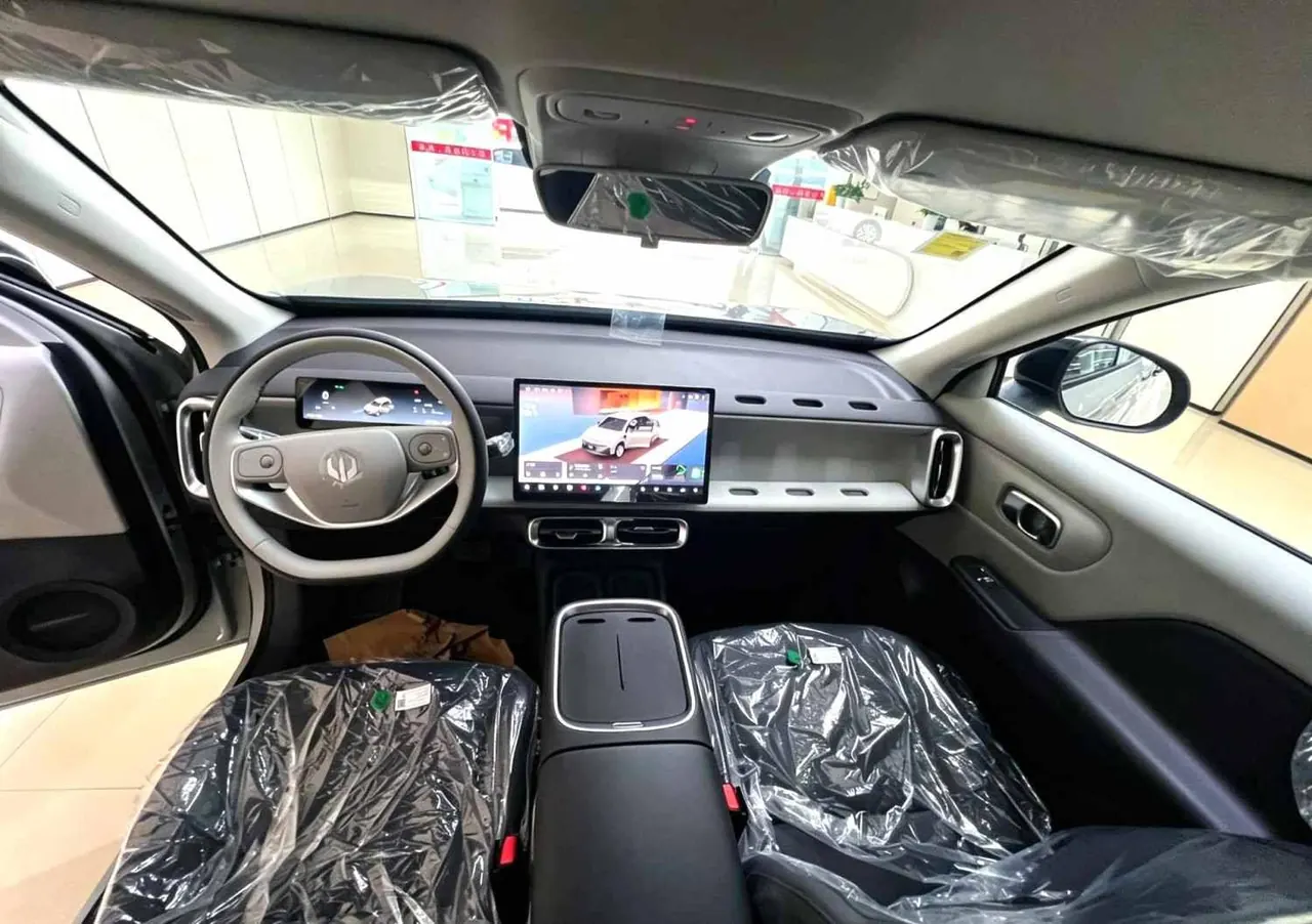 Leapmotor 2025 B 10 510 Comfortable Smart Driving Edition Automatic Gear 4