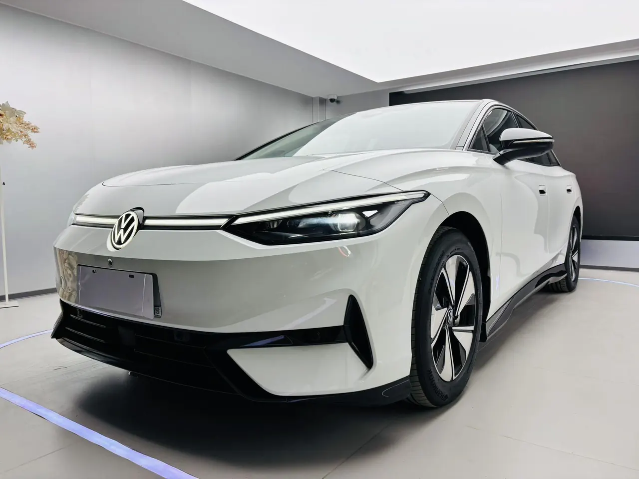 Volkswagen 2024 ID. 7 VIZZION AIR automatic - View 1