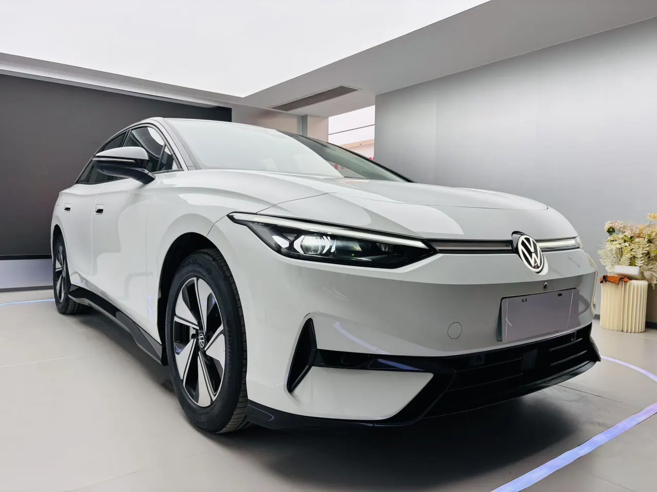 Volkswagen 2024 ID. 7 VIZZION AIR automatic 3