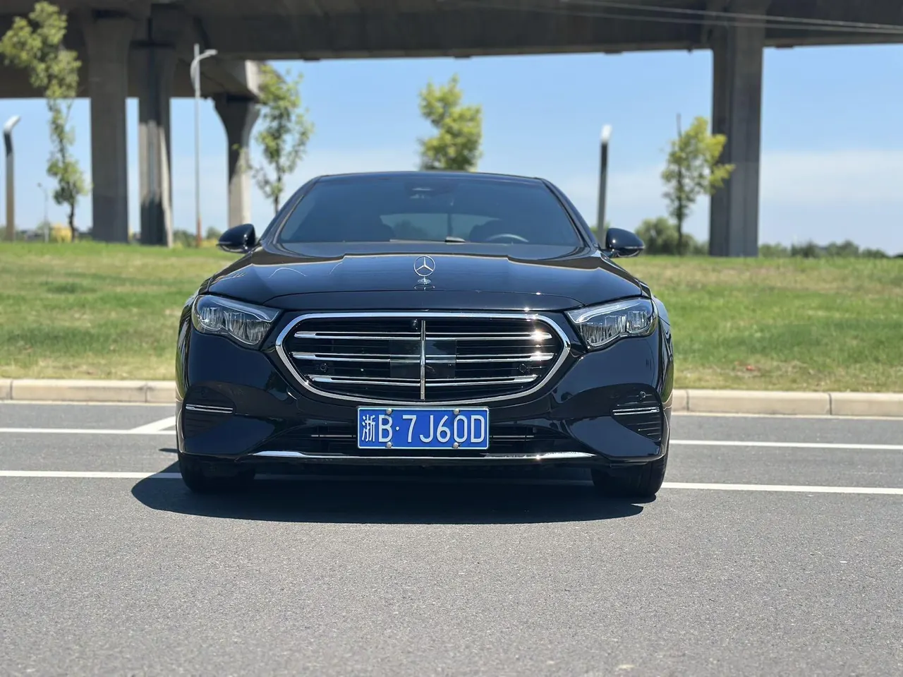 Mercedes Benz E Class 2025 E 260 L 48V 2.0T Automatic 2
