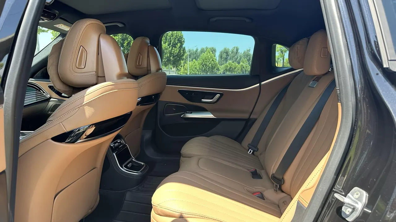Mercedes Benz E Class 2025 E 260 L 48V 2.0T Automatic 8