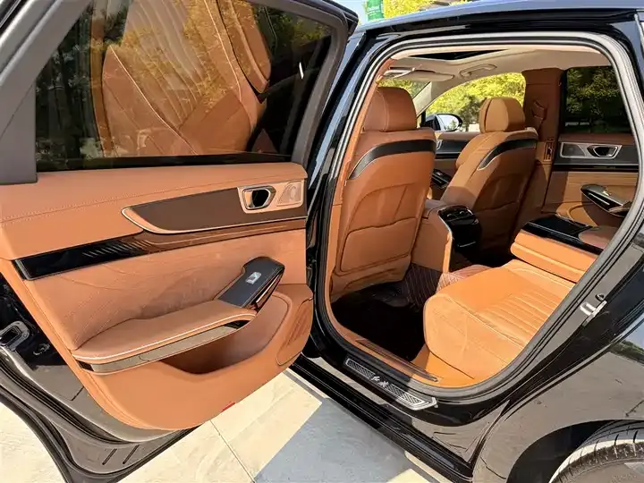 HongQi H9 2025 2.0T Two-Drive Flag Enjoy Private Fashion Edition 5 11