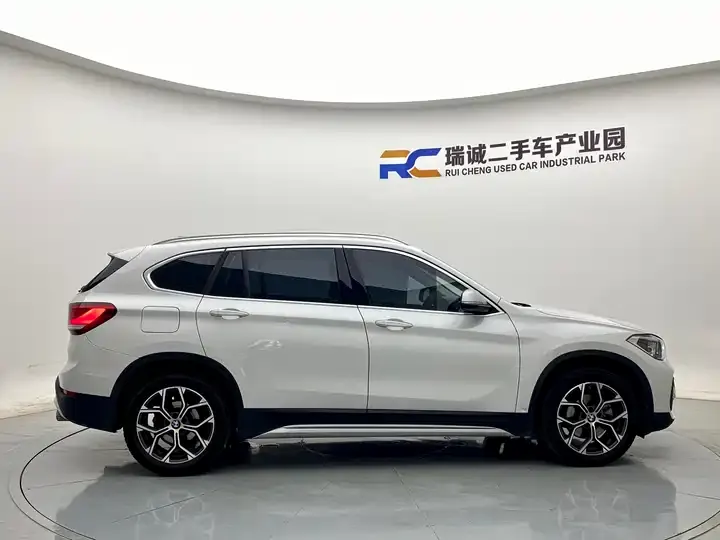 BMW X1 2021 sDrive20Li exclusive type 4