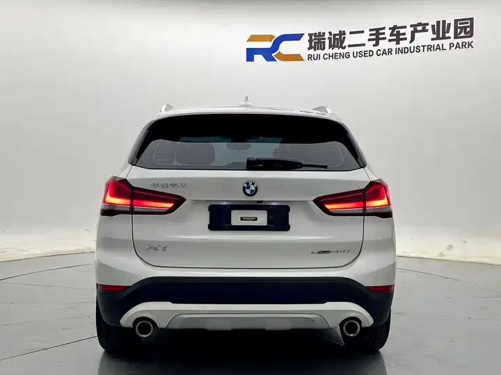 BMW X1 2021 sDrive20Li exclusive type 6