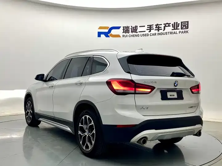 BMW X1 2021 sDrive20Li exclusive type 7