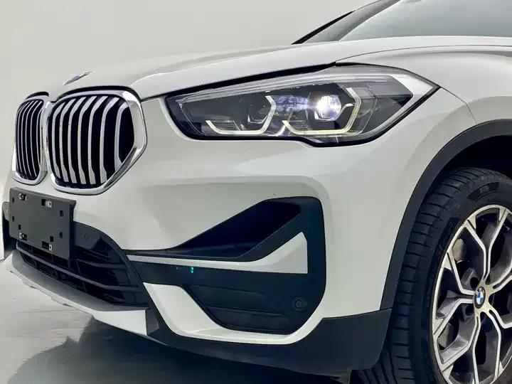 BMW X1 2021 sDrive20Li exclusive type 8