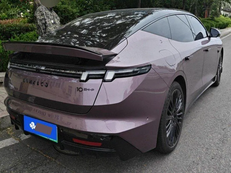 LYNK&amp;CO 2025 LYNK&amp;CO 10 EM-P 1.5T 120 four-wheel drive Ultra automatic gear 2