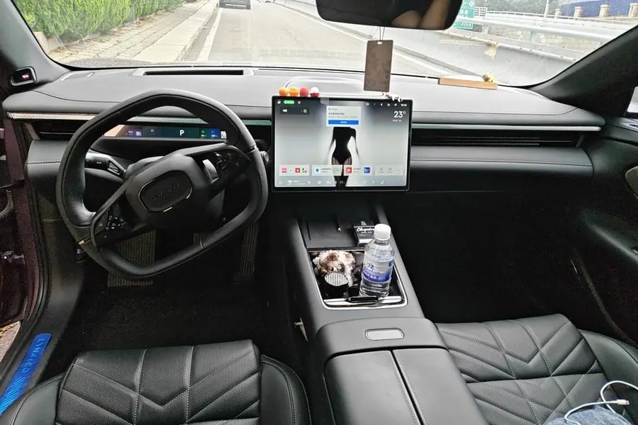 LYNK&amp;CO 2025 LYNK&amp;CO 10 EM-P 1.5T 120 four-wheel drive Ultra automatic gear 4