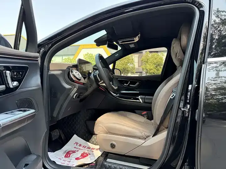 Mercedes Benz EQE SUV 2024 500 4MATIC Pioneer Edition 10