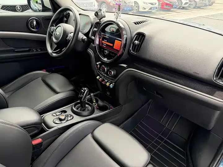MINI COUNTRYMAN 2022 1.5T COOPER Connoisseur 7
