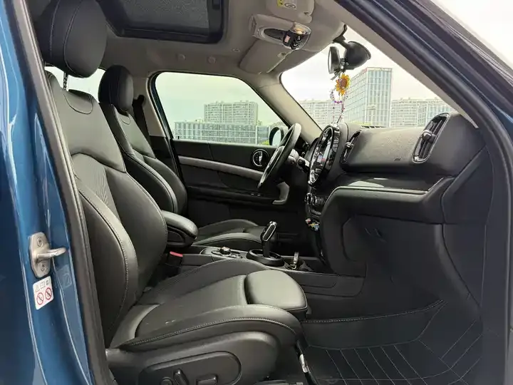 MINI COUNTRYMAN 2022 1.5T COOPER Connoisseur 8