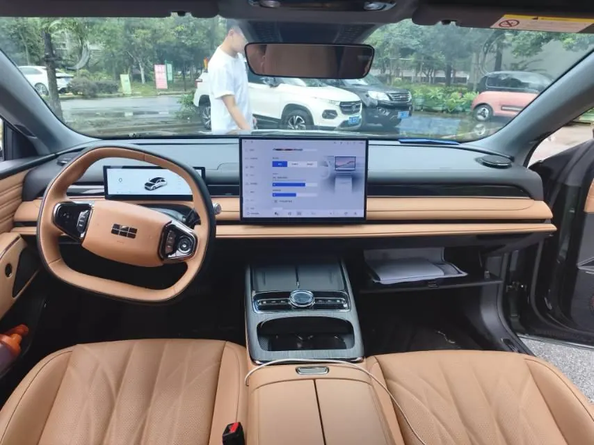 Geely Galaxy 2025 Xingyao 8 EM-i 1.5 130km Premium Edition Automatic Gear 5