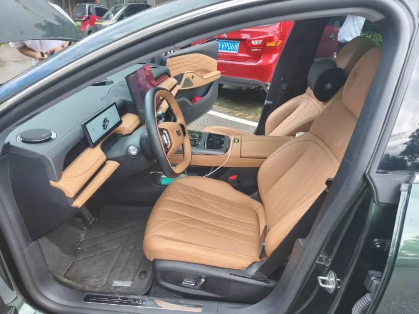 Geely Galaxy 2025 Xingyao 8 EM-i 1.5 130km Premium Edition Automatic Gear 6