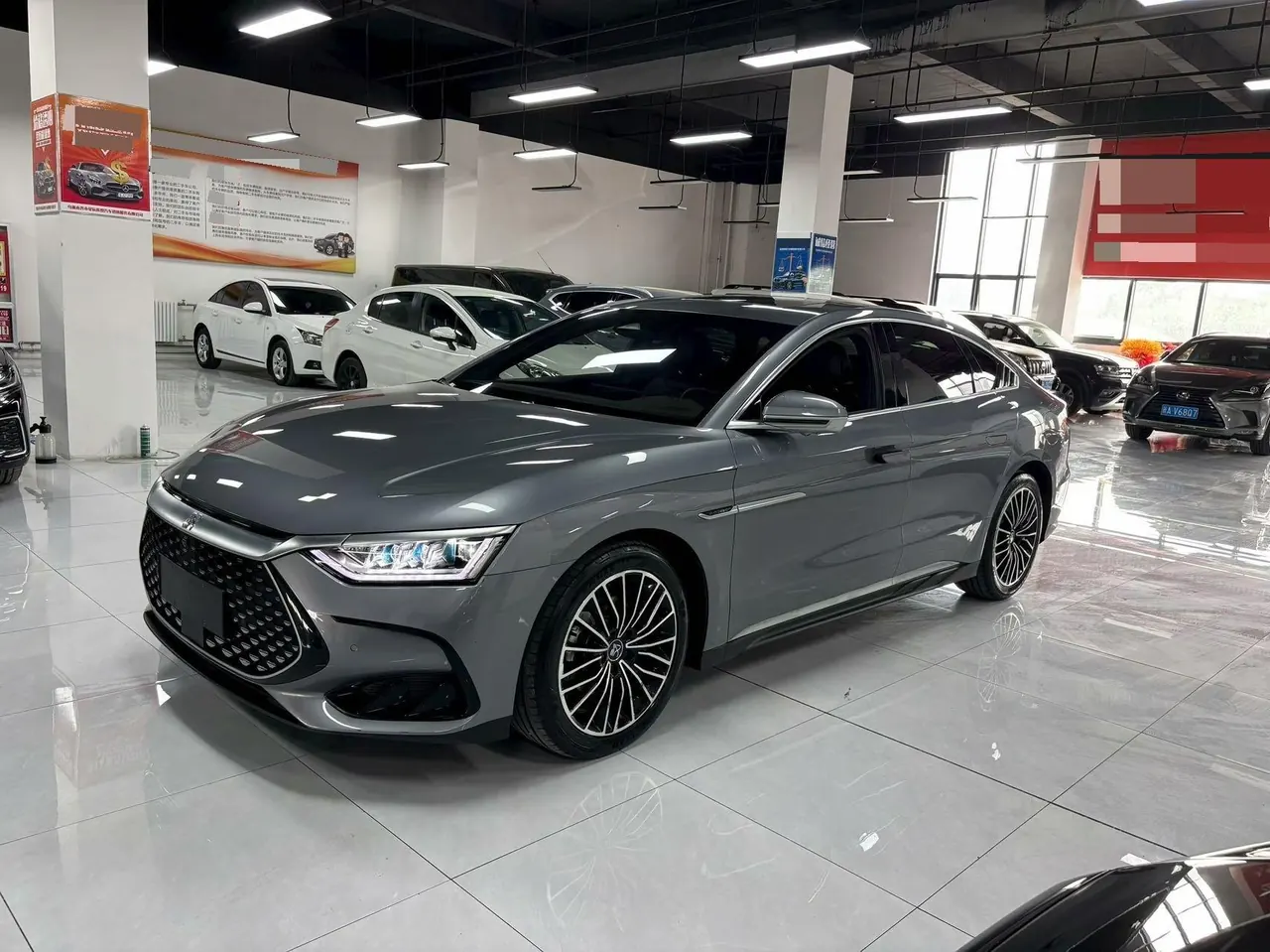 BYD 2023 Han DM-i 1.5T stepless champion version 121KM exclusive automatic gear - View 1