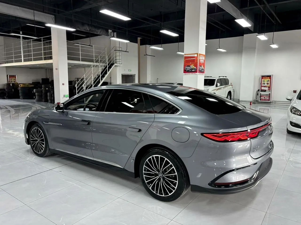 BYD 2023 Han DM-i 1.5T stepless champion version 121KM exclusive automatic gear 7