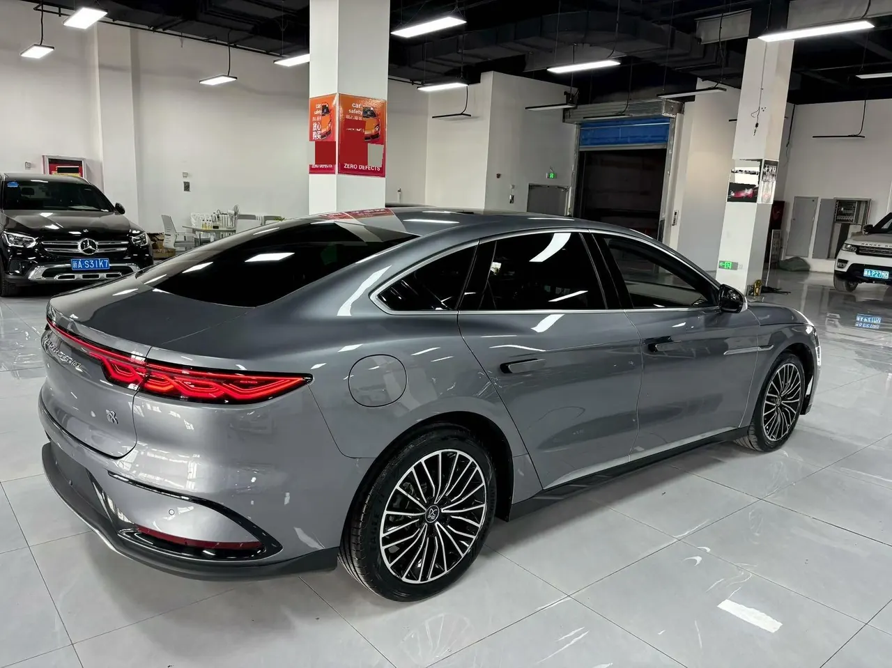 BYD 2023 Han DM-i 1.5T stepless champion version 121KM exclusive automatic gear 9