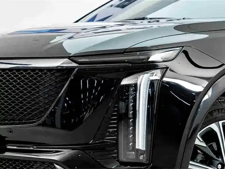Cadillac XT5 2025 2.0T Luxury Model 4
