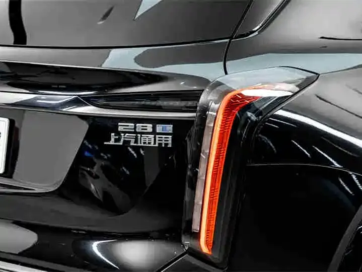 Cadillac XT5 2025 2.0T Luxury Model 8