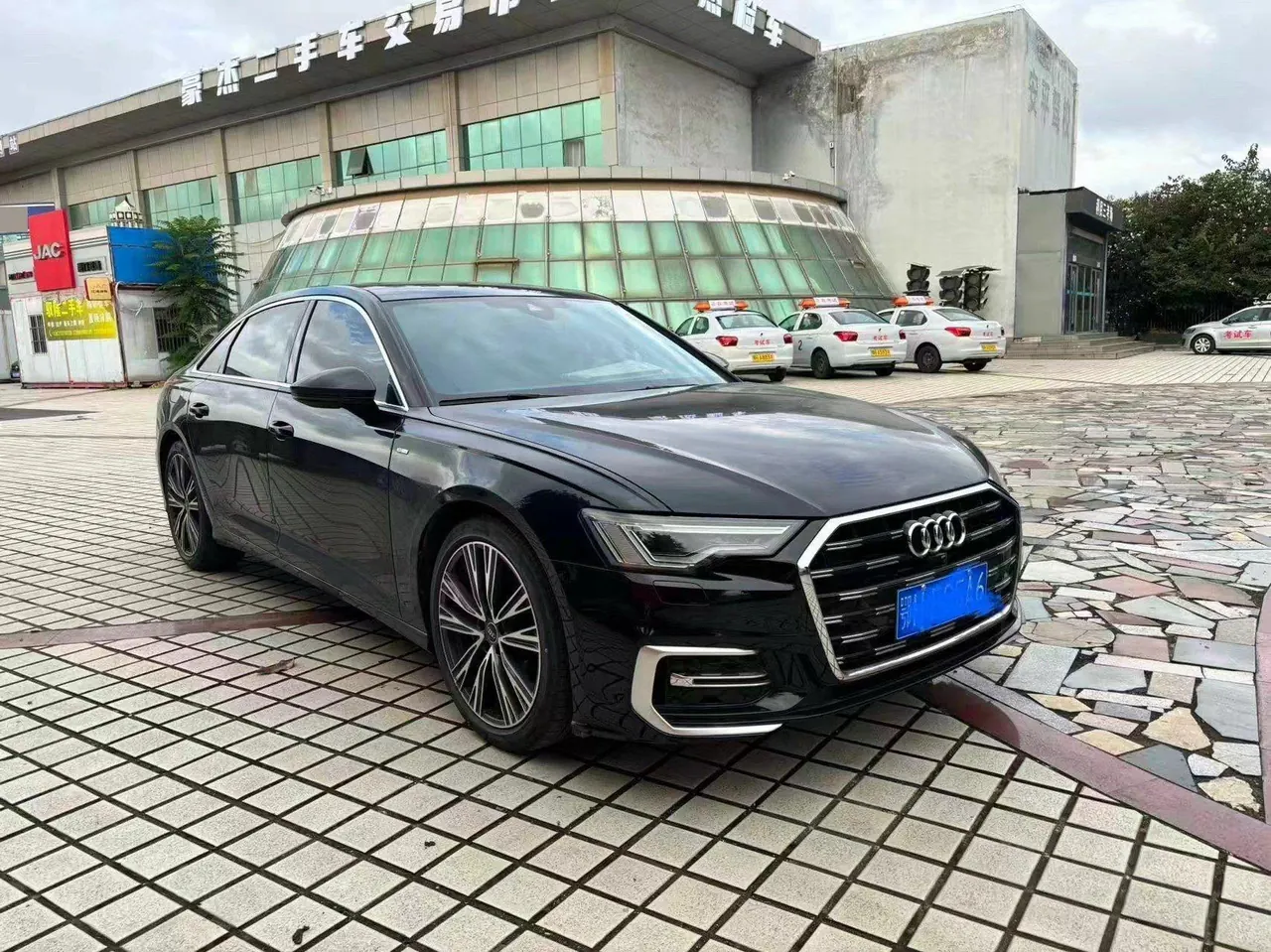Audi 2023 A6L 2.0TFSI 45TFSI Selected Dynamic Automatic 3