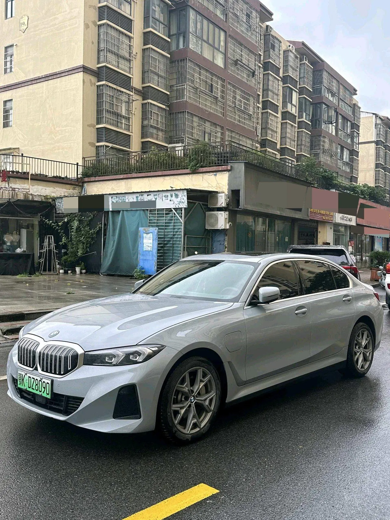 BMW 2025 i3 eDrive 35 L automatic gear - View 1