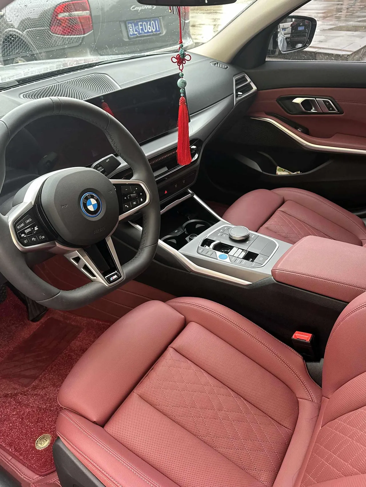 BMW 2025 i3 eDrive 35 L automatic gear 4