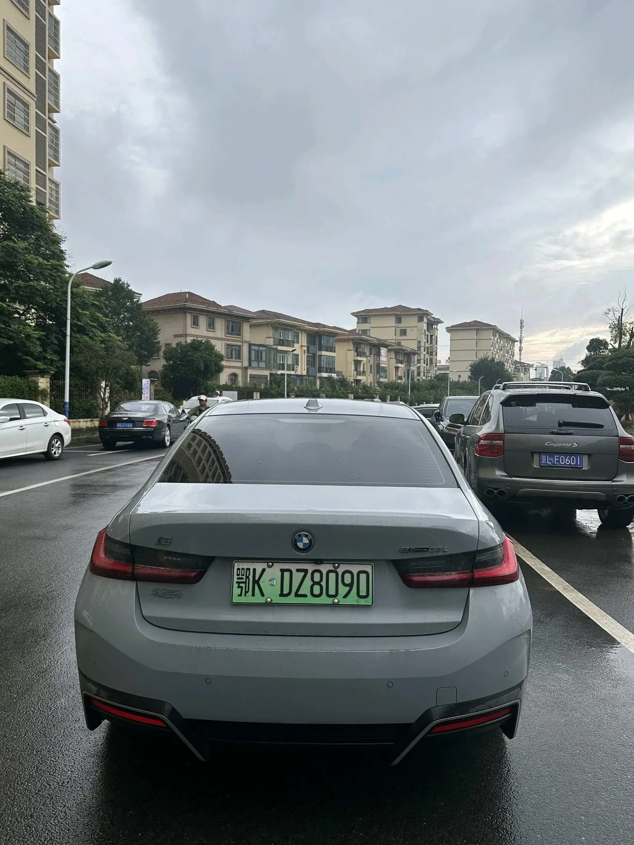 BMW 2025 i3 eDrive 35 L automatic gear 8