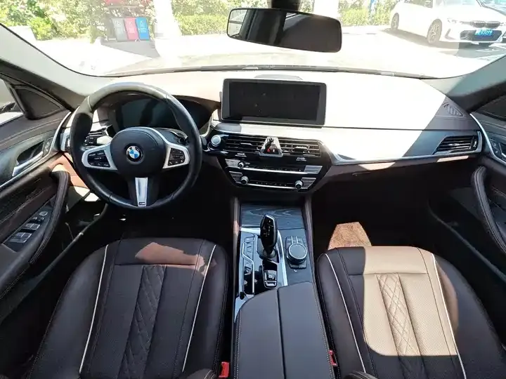 BMW 5 New Energy 2021 Modified 535Le M Sports Suit 10