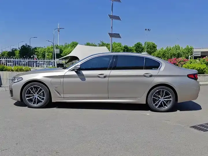 BMW 5 New Energy 2021 Modified 535Le M Sports Suit 4