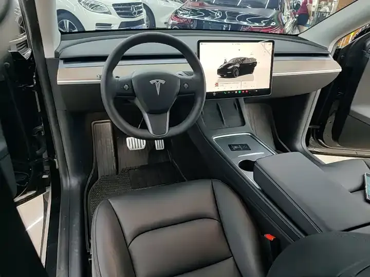 Model Y 2022 Performance High Performance All Wheel Drive 10