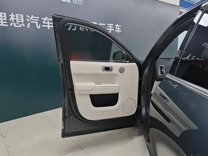 Li L8 2023 Pro 7