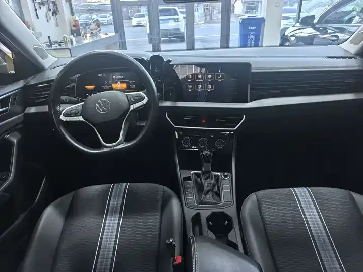 Sagittarius 2025 300TSI DSG Flying Edition 9