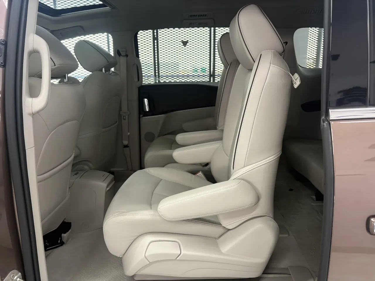 Buick 2021 GL8 Land Business Class 2.0T 652T Luxury Automatic Gear 6