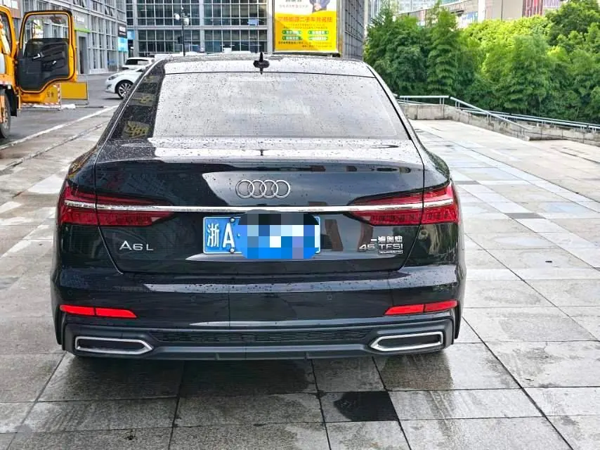 Audi 2021 A6L 2.0TFSI 45TFSI Quattro Selected Dynamic Automatic 3