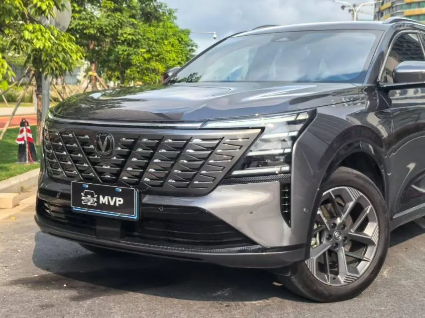 ChangAn 2025 CS75 PLUS 1.5T New Blue Whale Prestige Automatic 3