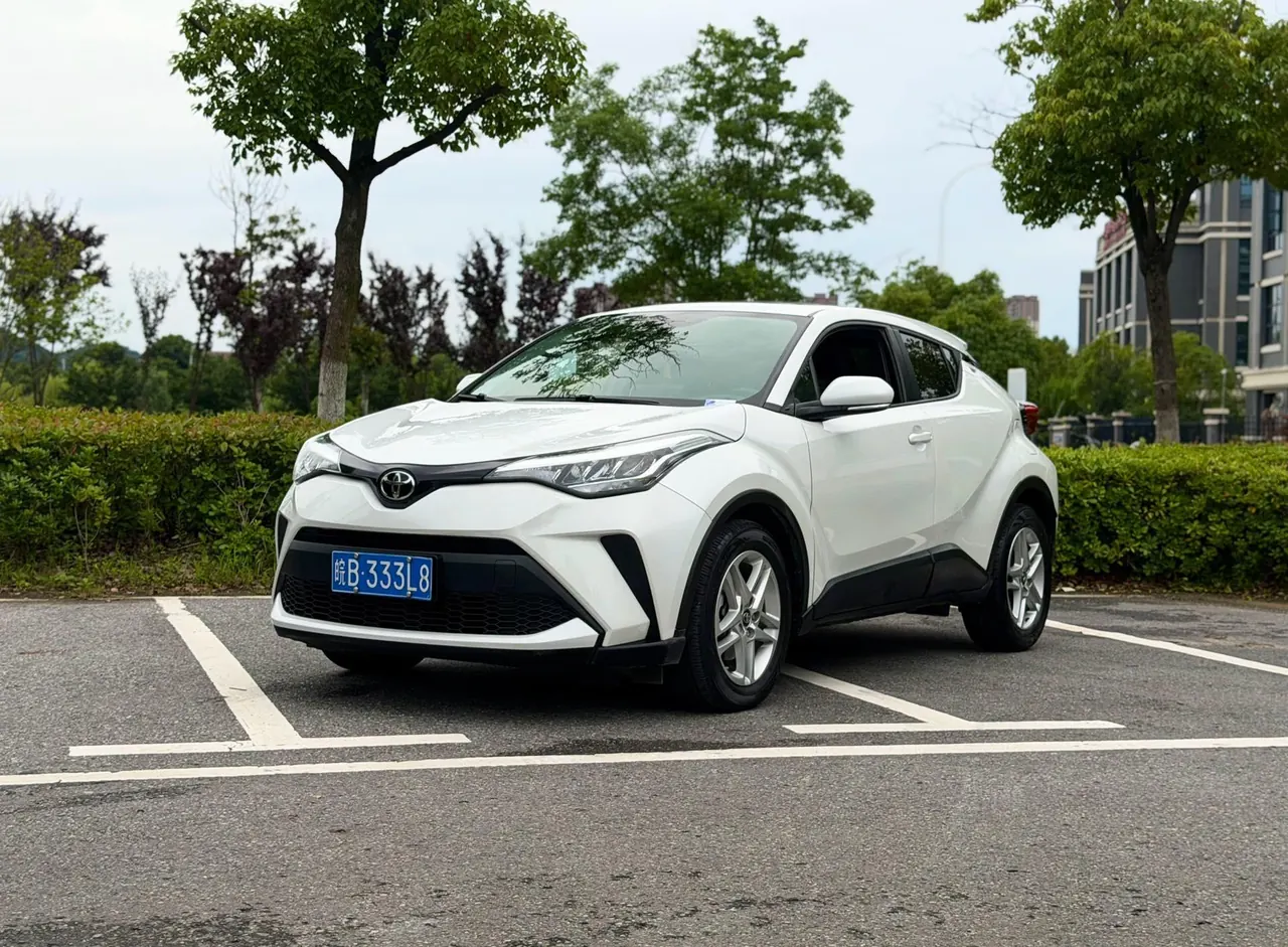 Open image lightbox: Toyota 2022 C- HR 2.0 stepless leading version of automatic gear