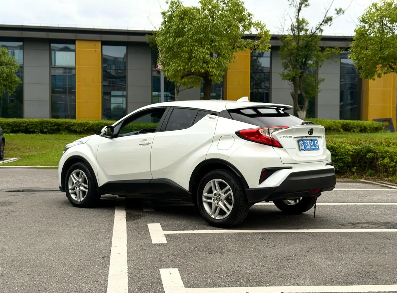 Toyota 2022 C- HR 2.0 stepless leading version of automatic gear 11