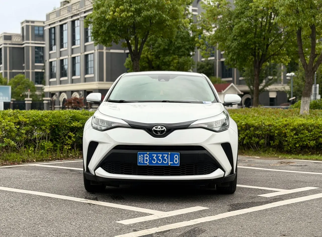 Toyota 2022 C- HR 2.0 stepless leading version of automatic gear 2