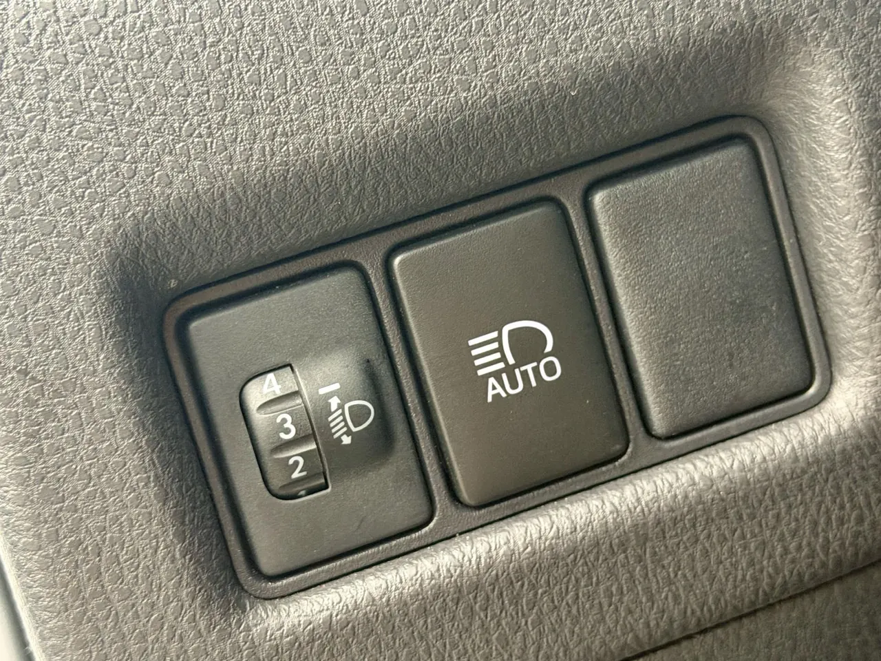 Toyota 2022 C- HR 2.0 stepless leading version of automatic gear 9