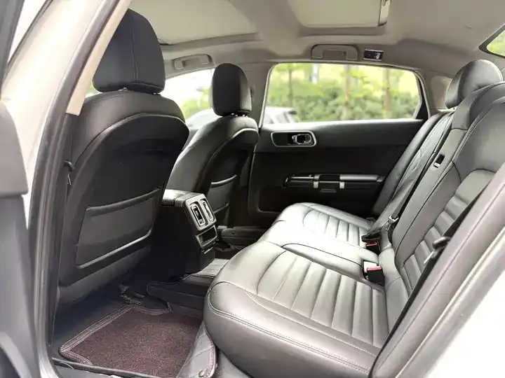 Citroen C6 2021 400THP Comfort Edition 5