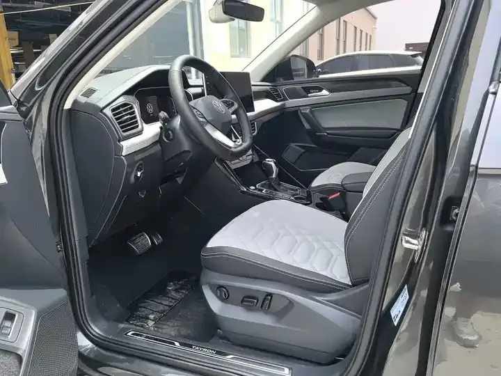 Tangyue 2023 280TSI Front-Wheel-Drive Luxury Plus Upgrade Version 4