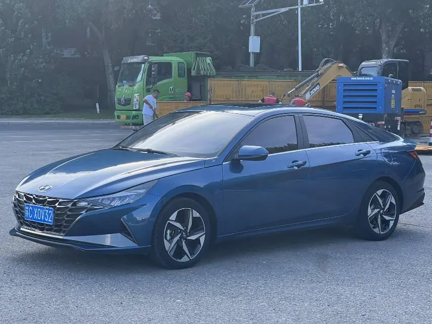 Hyundai 2021 Elantra -3-compartment 1.5 stepless LUX premium automatic gear - View 1